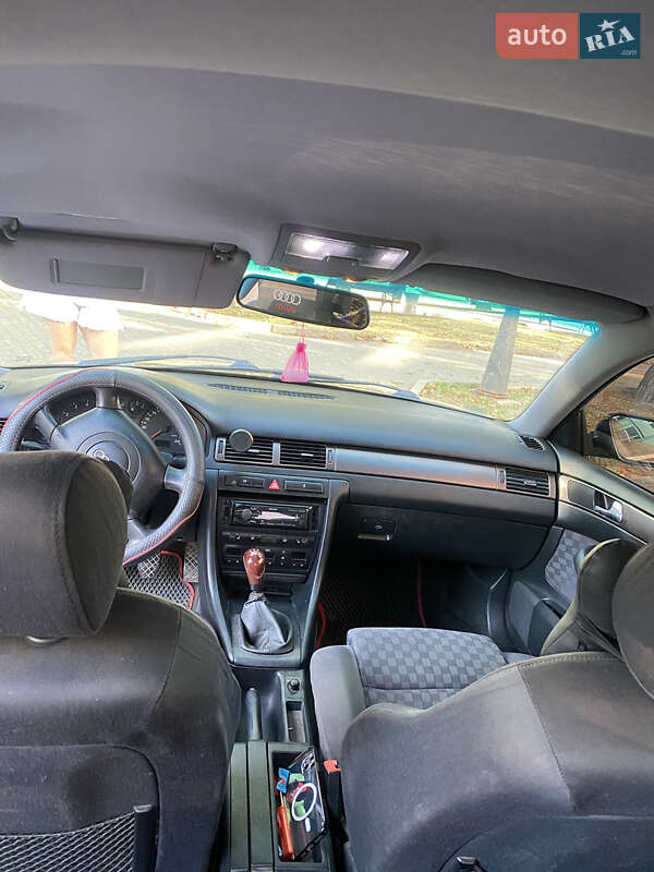 Седан Audi A6 2000 в Чернигове