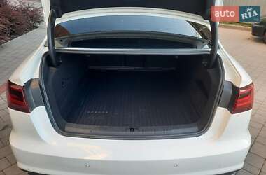 Седан Audi A6 2017 в 