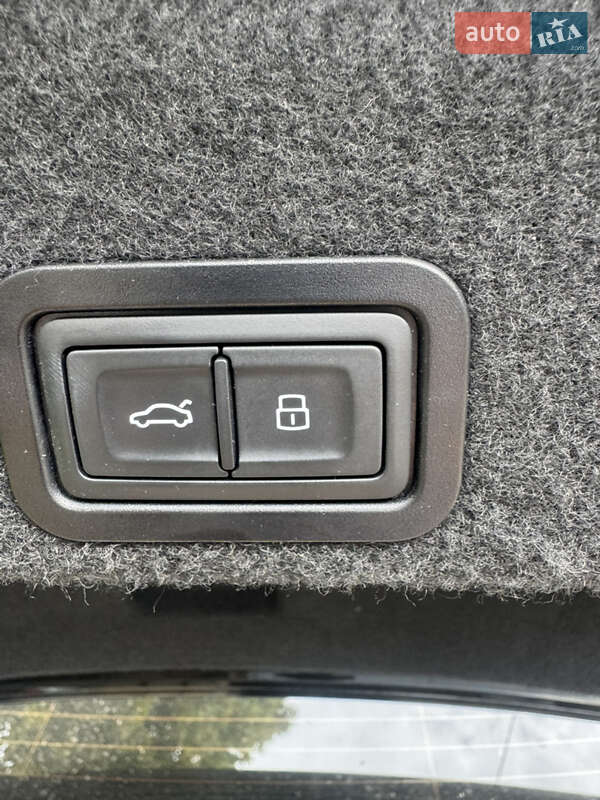 Седан Audi A6 2015 в Ужгороде