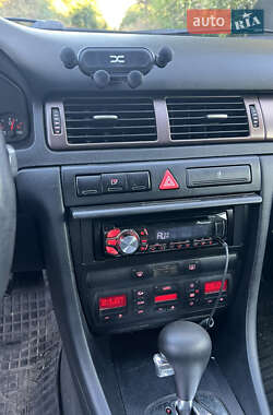 Седан Audi A6 2001 в 