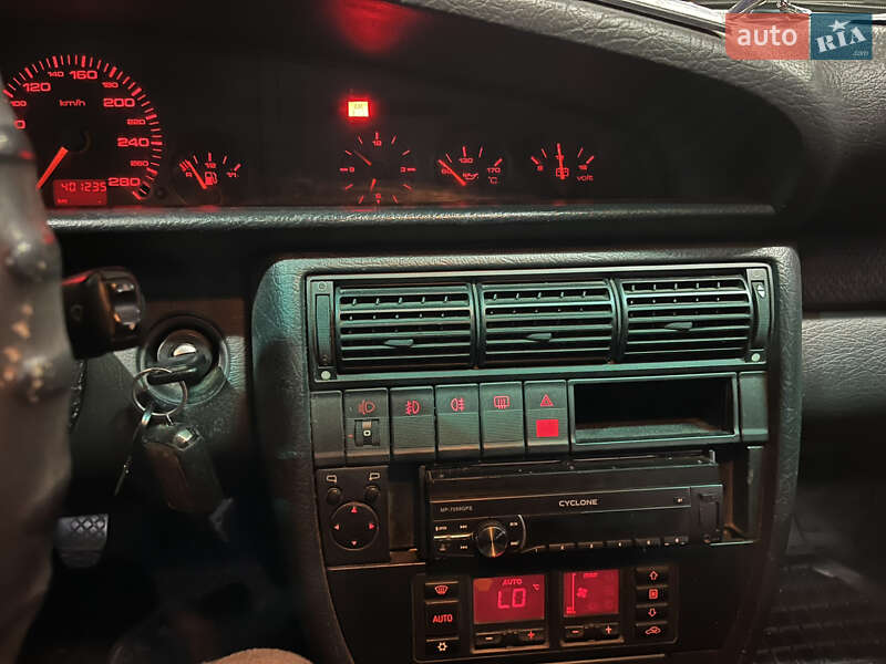 Седан Audi A6 1995 в Сумах