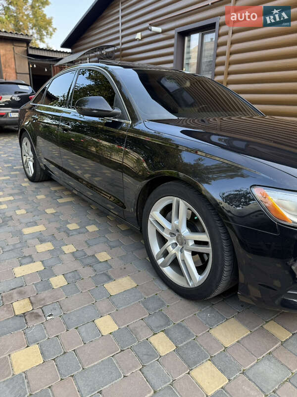Седан Audi A6 2014 в Коростене