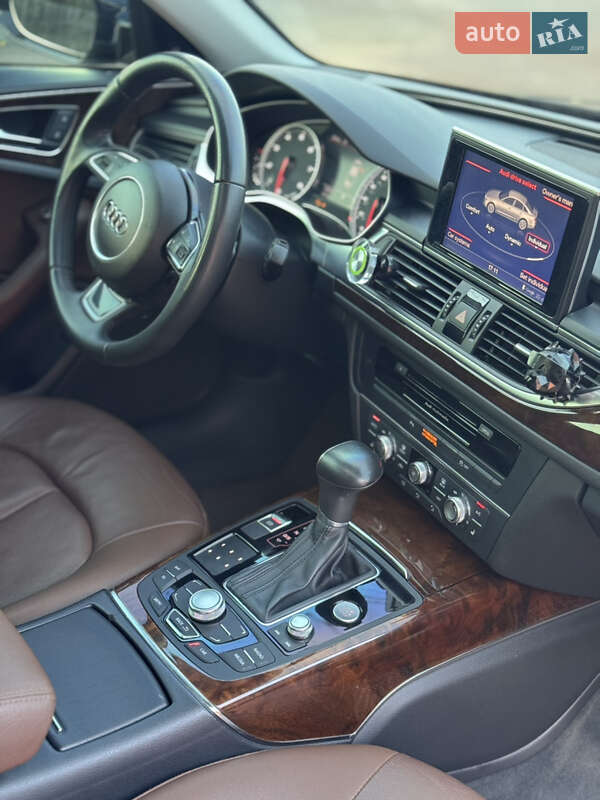 Седан Audi A6 2014 в Коростене