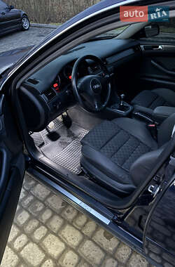 Седан Audi A6 2001 в 