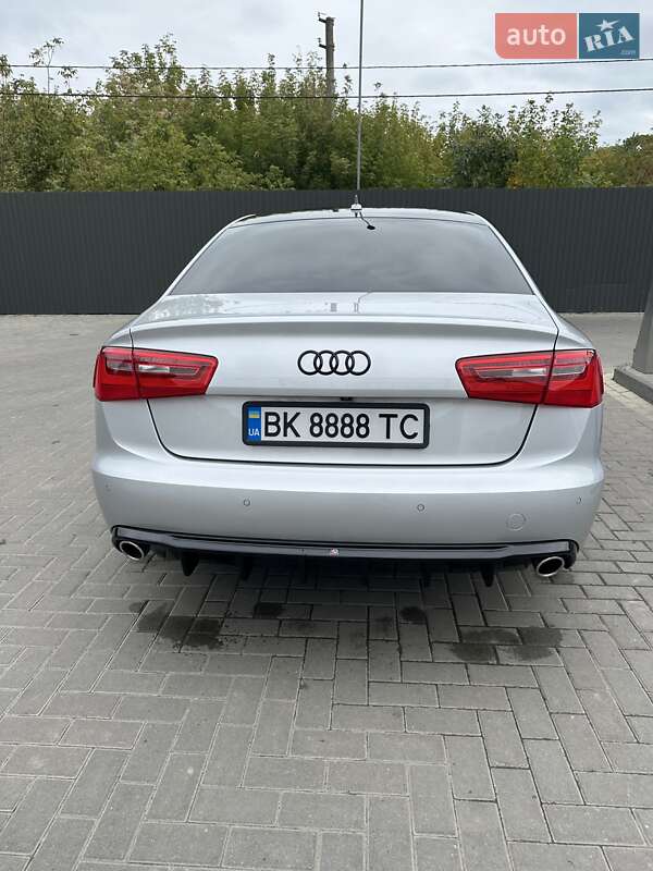 Седан Audi A6 2012 в Сарнах