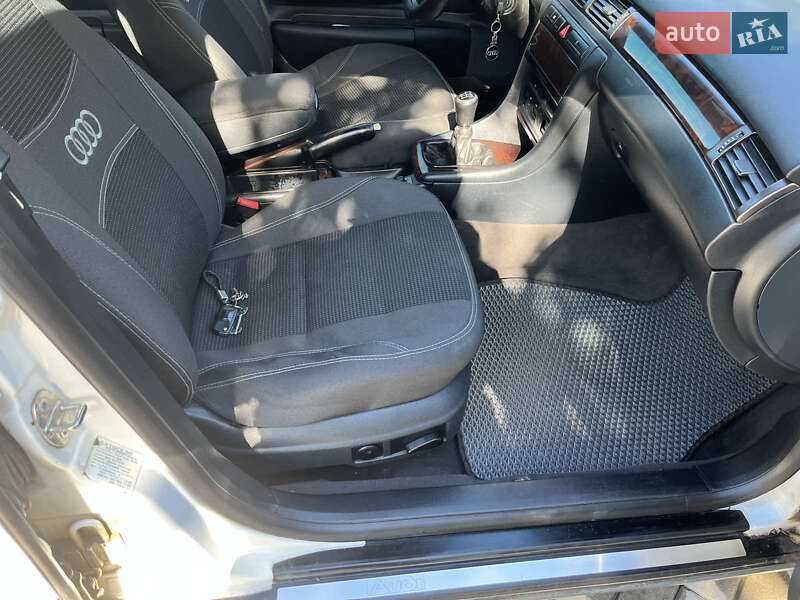 Універсал Audi A6 1998 в Дніпрі