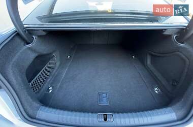 Седан Audi A6 2019 в 