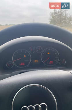 Седан Audi A6 2001 в 