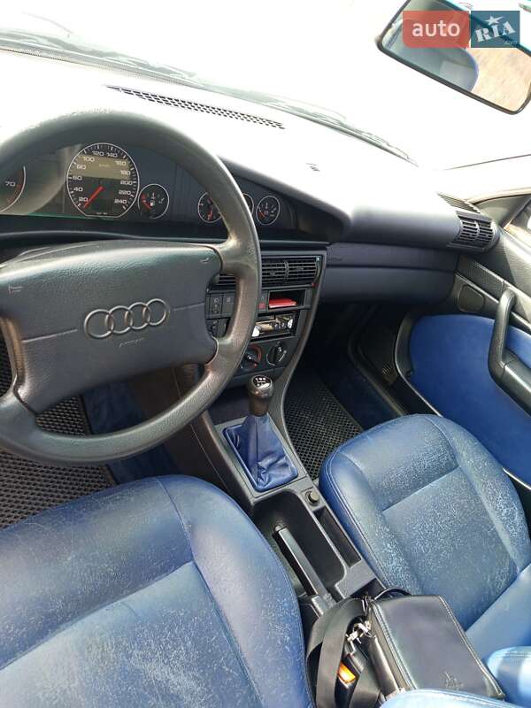 Седан Audi A6 1995 в Заречном
