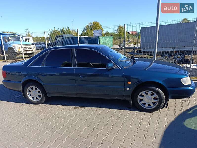 Седан Audi A6 1997 в Нововолынске