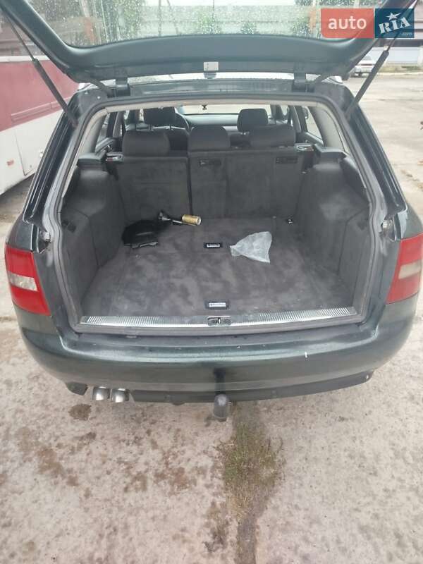Универсал Audi A6 2001 в Звягеле