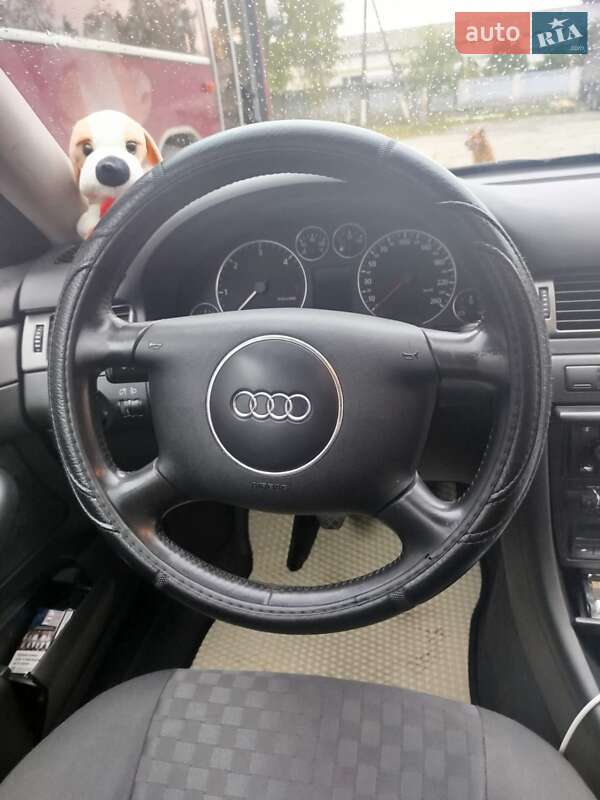 Универсал Audi A6 2001 в Звягеле