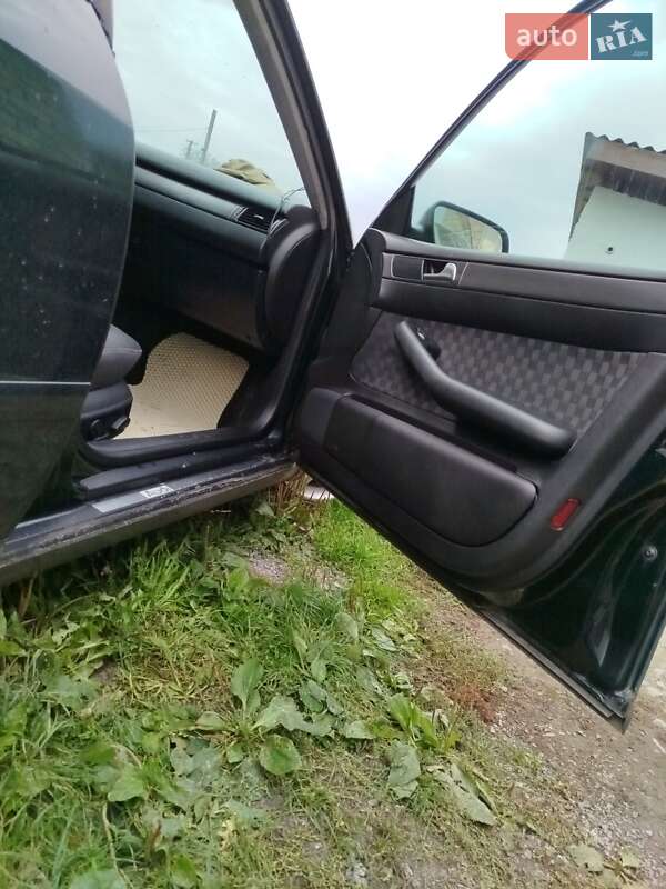 Универсал Audi A6 2001 в Звягеле