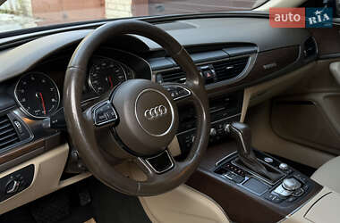 Седан Audi A6 2015 в 