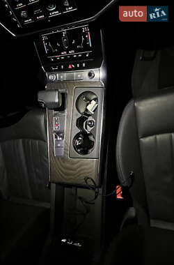 Седан Audi A6 2019 в 