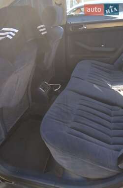 Седан Audi A6 2000 в 