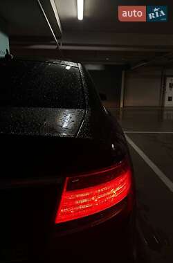 Седан Audi A6 2004 в 