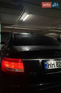 Седан Audi A6 2004 в 