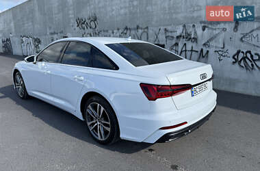 Седан Audi A6 2022 в 