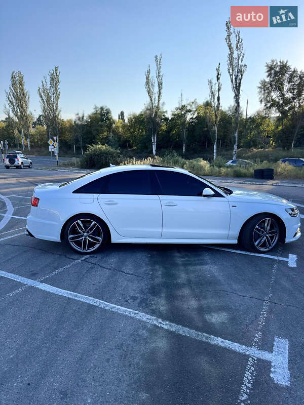 Седан Audi A6 2015 в Киеве