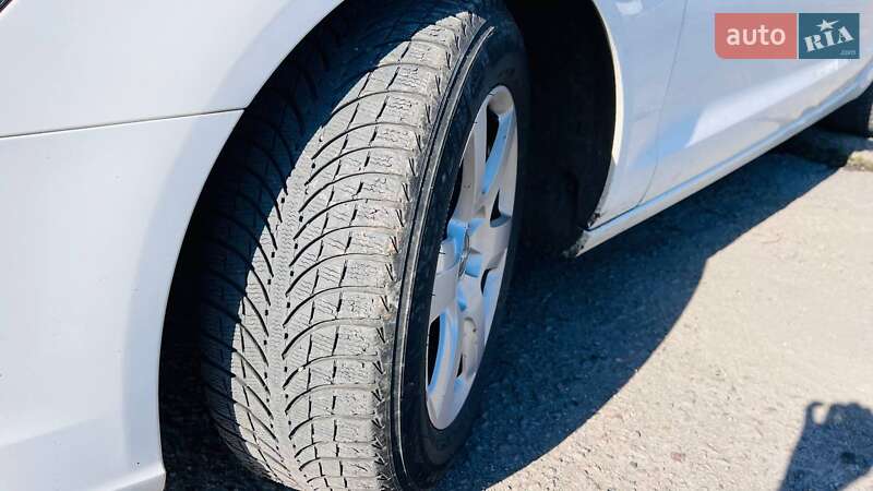 Седан Audi A6 2011 в Новом Буге