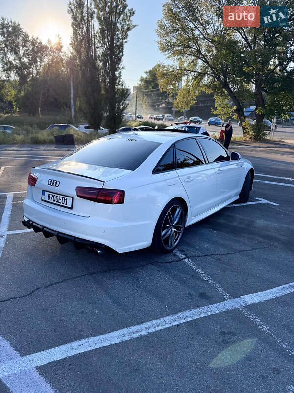 Седан Audi A6 2015 в Киеве