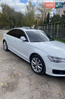 Седан Audi A6 2015 в 