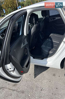 Седан Audi A6 2012 в 