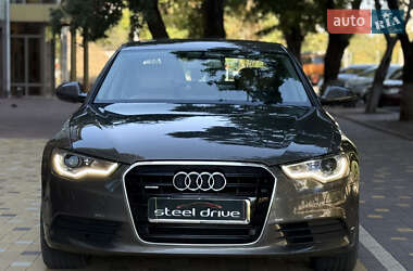 Седан Audi A6 2012 в 