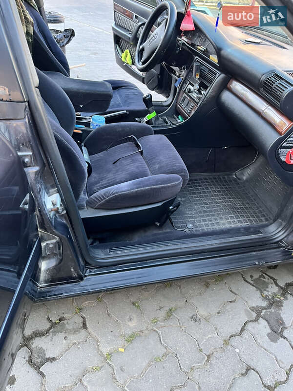 Седан Audi A6 1995 в Львове