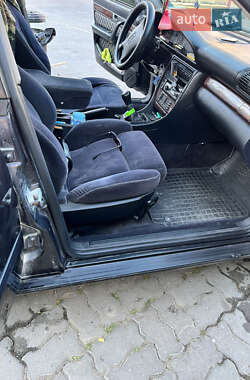 Седан Audi A6 1995 в 