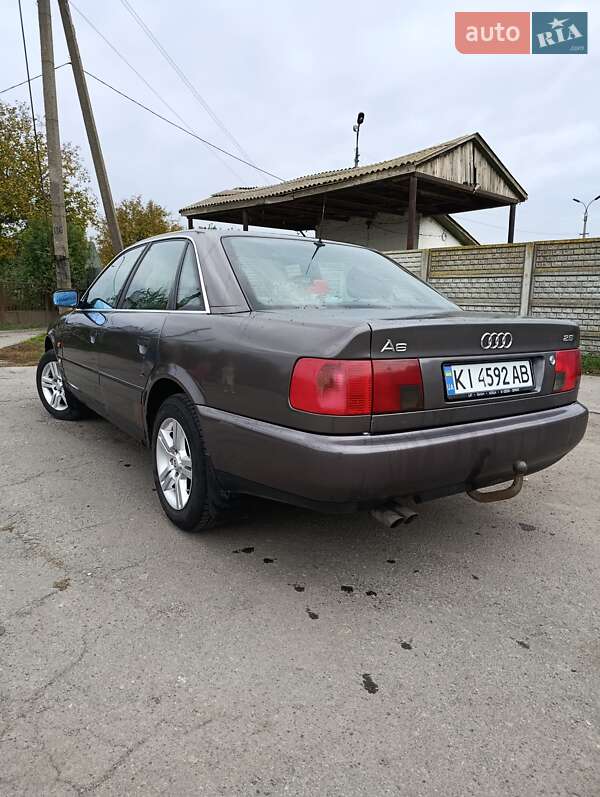 Седан Audi A6 1996 в Жашківу