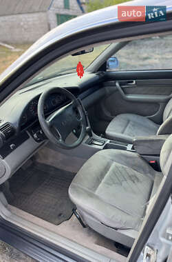 Седан Audi A6 1997 в  фото 10 Седан Audi A6 1997 в