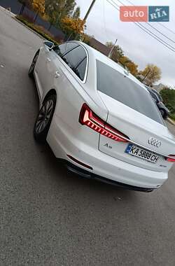 Седан Audi A6 2021 в 