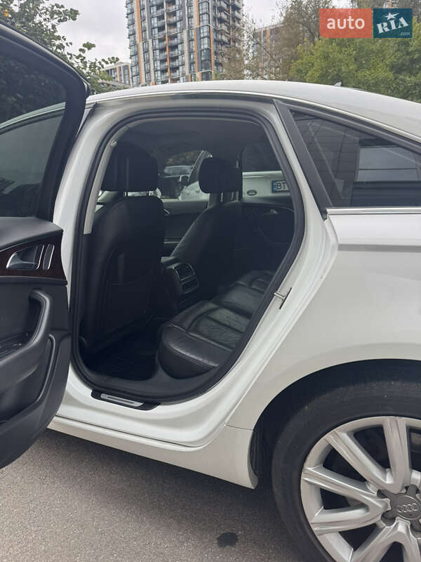 Седан Audi A6 2014 в Киеве