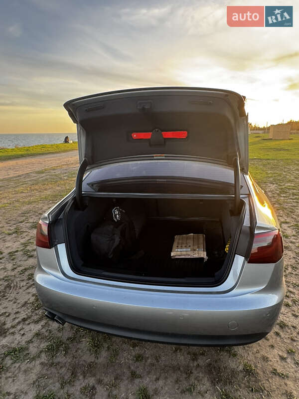 Седан Audi A6 2013 в Черноморске