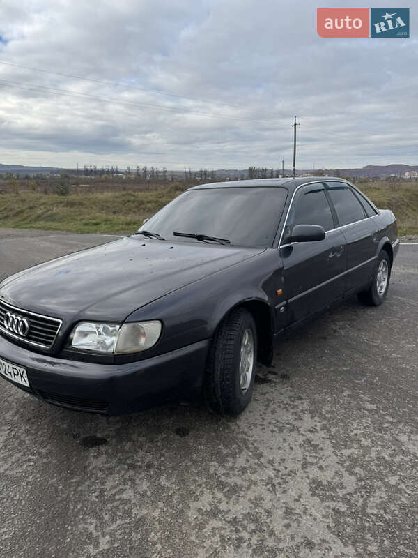 Седан Audi A6 1995 в Жовкві