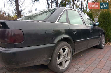 Седан Audi A6 1995 в Жовкві