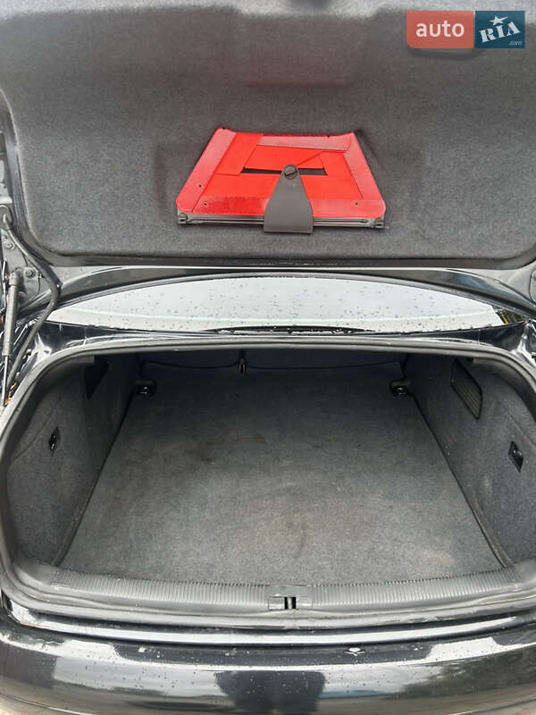 Седан Audi A6 2000 в Волочиске