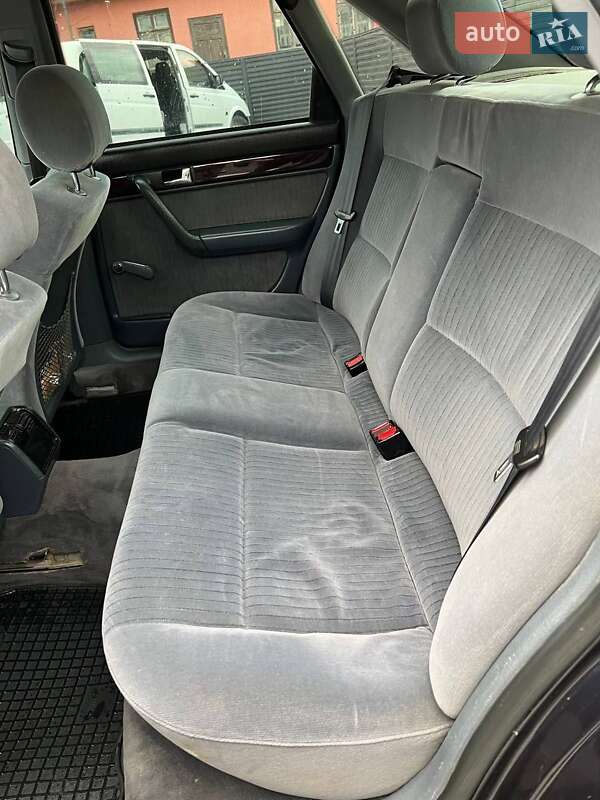 Седан Audi A6 1995 в Чернівцях