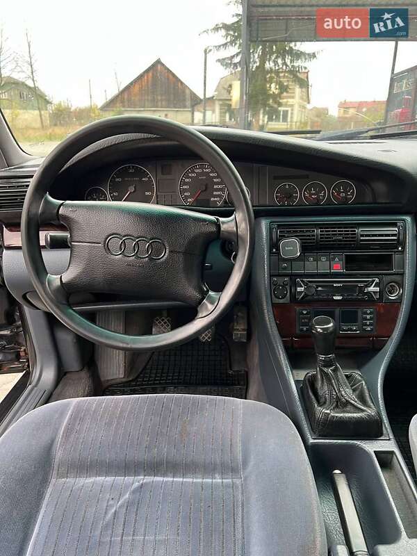 Седан Audi A6 1995 в Чернівцях