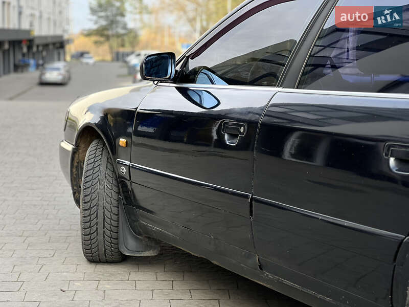 Універсал Audi A6 1995 в Новояворівську
