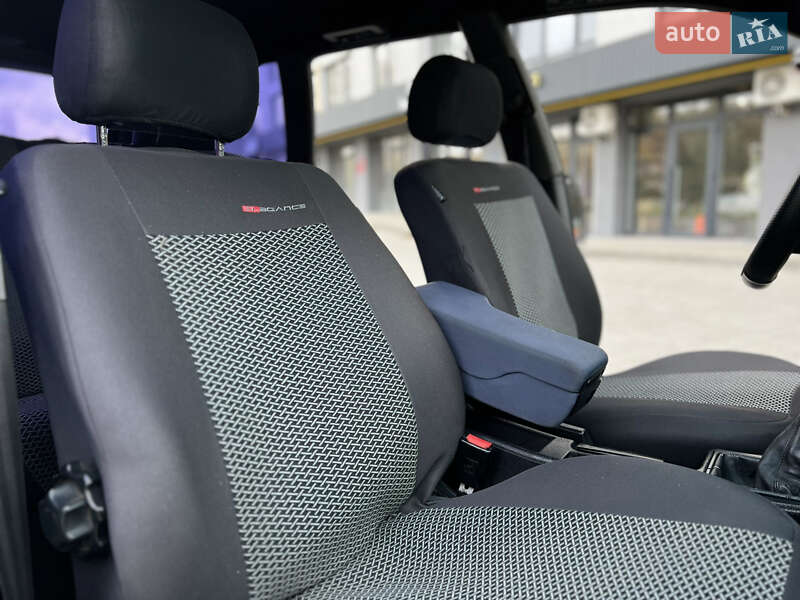 Універсал Audi A6 1995 в Новояворівську