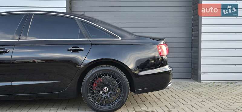 Седан Audi A6 2013 в Хоролі
