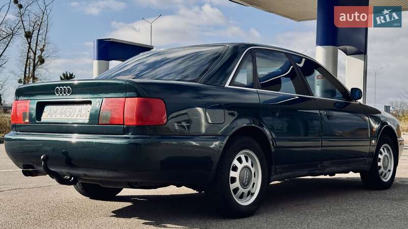 Седан Audi A6 1997 в Звягеле