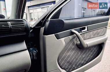 Седан Audi A6 1997 в Звягеле