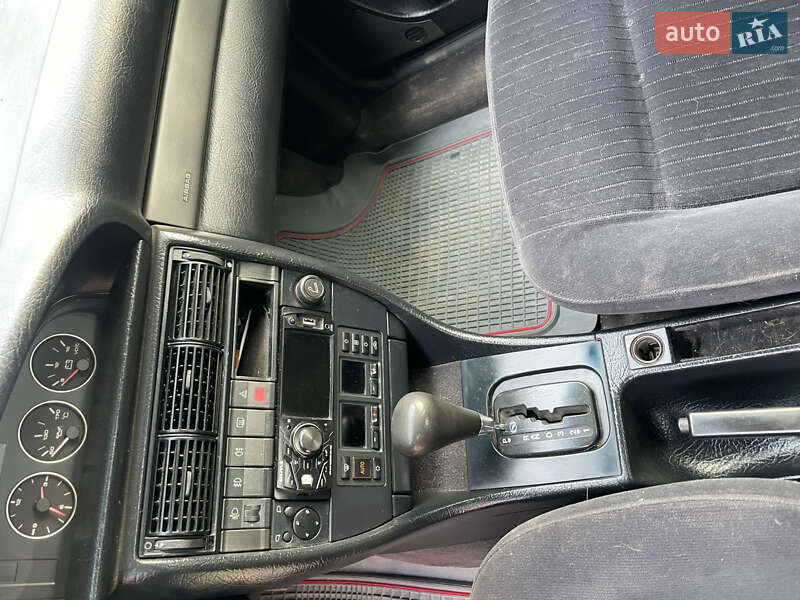 Седан Audi A6 1995 в Чернівцях