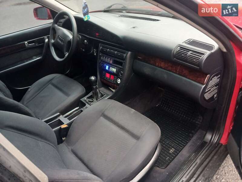 Універсал Audi A6 1995 в Жовкві