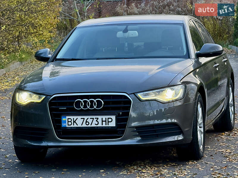 Седан Audi A6 2011 в Ровно