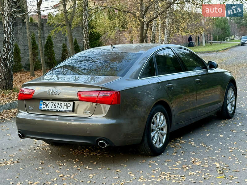 Седан Audi A6 2011 в Ровно